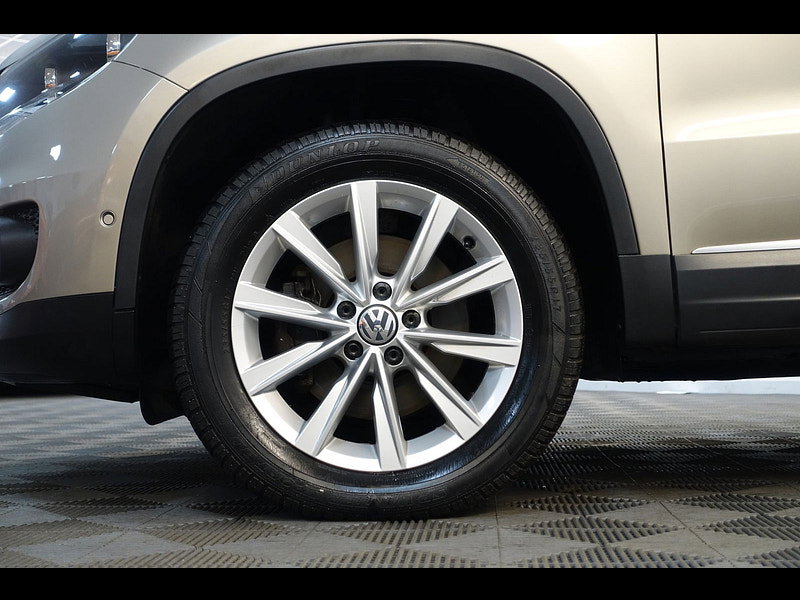 Volkswagen Tiguan 2.0 TDI BlueMotion Tech SE SUV 5dr Diesel DSG 4WD Euro 5 (s/s) (140 ps)