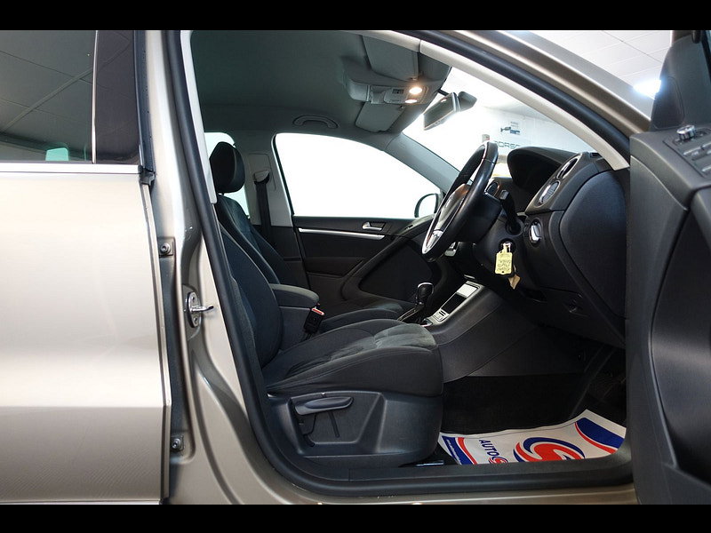 Volkswagen Tiguan 2.0 TDI BlueMotion Tech SE SUV 5dr Diesel DSG 4WD Euro 5 (s/s) (140 ps)