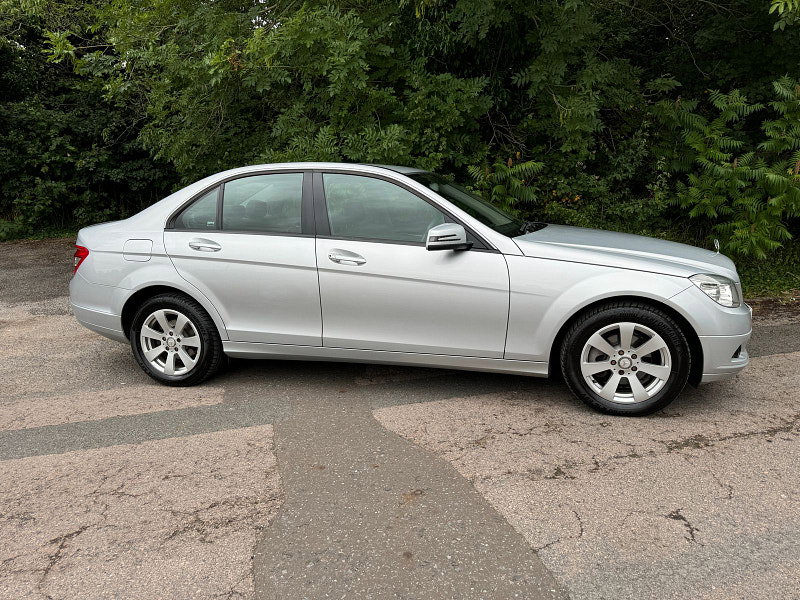 Mercedes-Benz C Class 1.6 C180K BlueEfficiency SE Saloon 4dr Petrol Auto Euro 4 (156 ps)