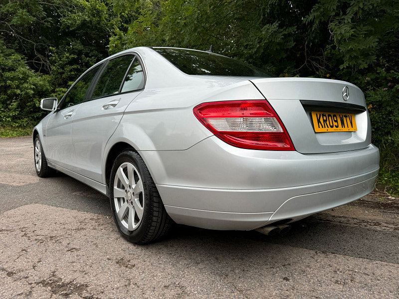 Mercedes-Benz C Class 1.6 C180K BlueEfficiency SE Saloon 4dr Petrol Auto Euro 4 (156 ps)