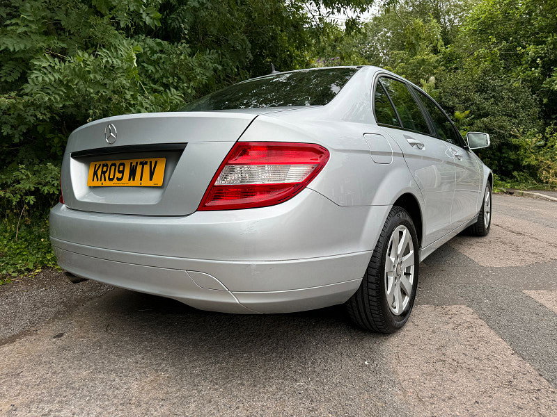 Mercedes-Benz C Class 1.6 C180K BlueEfficiency SE Saloon 4dr Petrol Auto Euro 4 (156 ps)