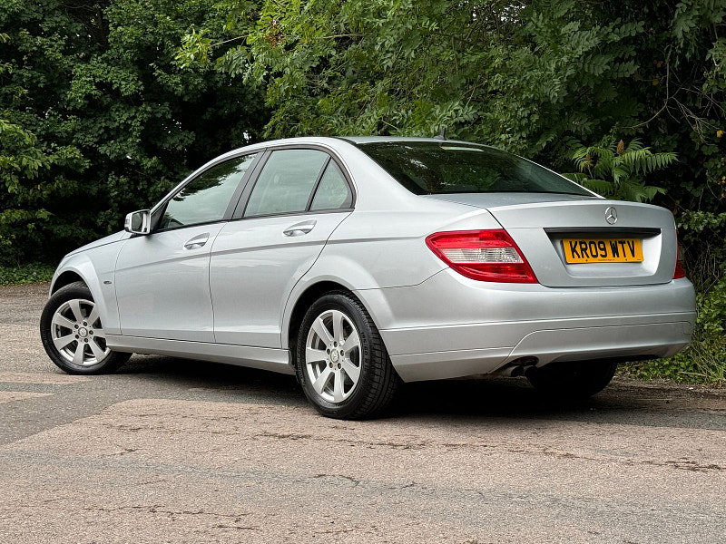 Mercedes-Benz C Class 1.6 C180K BlueEfficiency SE Saloon 4dr Petrol Auto Euro 4 (156 ps)