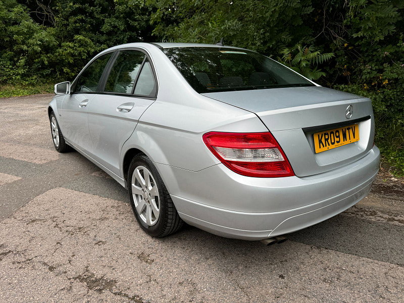Mercedes-Benz C Class 1.6 C180K BlueEfficiency SE Saloon 4dr Petrol Auto Euro 4 (156 ps)