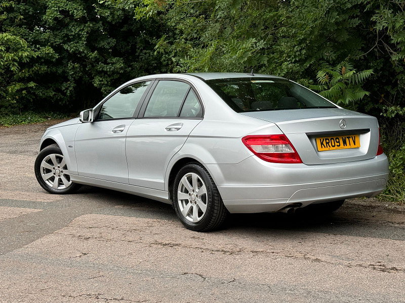 Mercedes-Benz C Class 1.6 C180K BlueEfficiency SE Saloon 4dr Petrol Auto Euro 4 (156 ps)