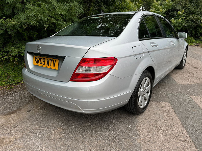 Mercedes-Benz C Class 1.6 C180K BlueEfficiency SE Saloon 4dr Petrol Auto Euro 4 (156 ps)