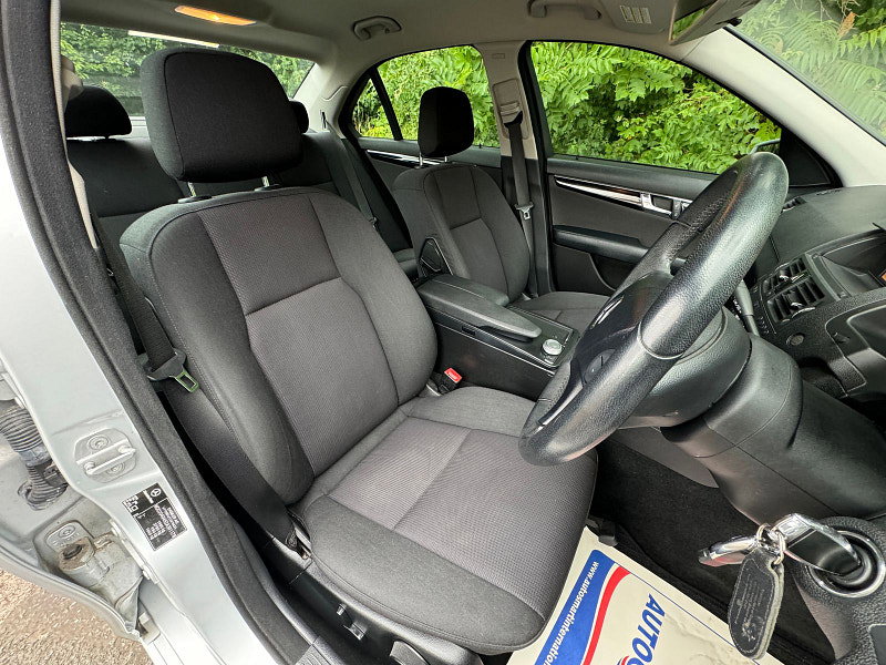 Mercedes-Benz C Class 1.6 C180K BlueEfficiency SE Saloon 4dr Petrol Auto Euro 4 (156 ps)