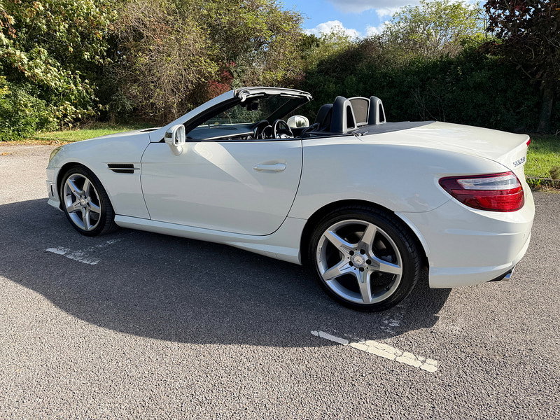 Mercedes-Benz SLK 1.8 SLK250 BlueEfficiency AMG Sport Convertible 2dr Petrol G-Tronic+ Euro 5 (s/s) (204 ps)