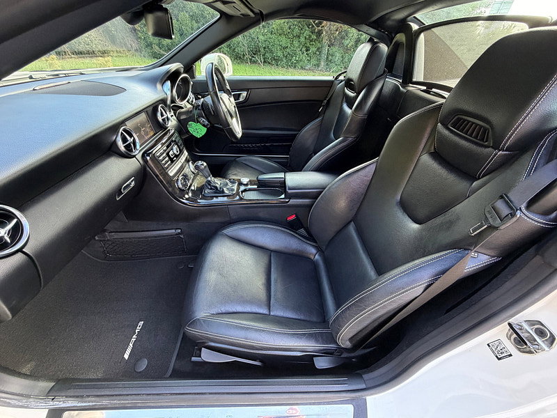 Mercedes-Benz SLK 1.8 SLK250 BlueEfficiency AMG Sport Convertible 2dr Petrol G-Tronic+ Euro 5 (s/s) (204 ps)