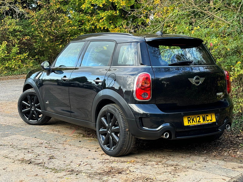 MINI Countryman 2.0 Cooper SD SUV 5dr Diesel Auto ALL4 Euro 5 (143 ps)