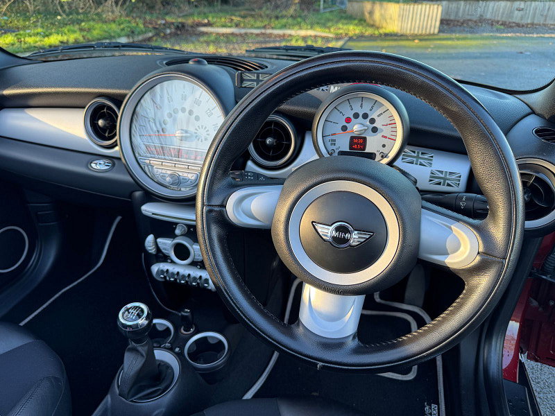 MINI Convertible 1.6 Cooper Convertible 2dr Petrol Manual Euro 4 (120 ps)