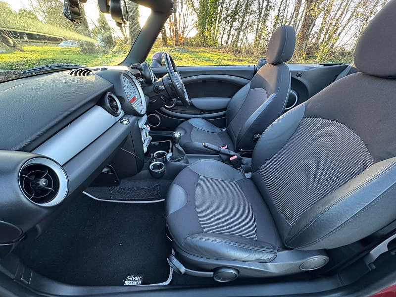 MINI Convertible 1.6 Cooper Convertible 2dr Petrol Manual Euro 4 (120 ps)