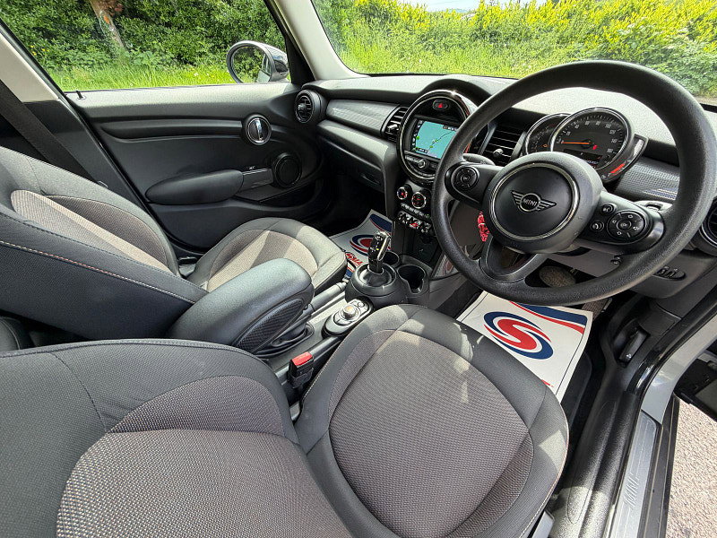 MINI Hatch 1.5 Cooper Classic Hatchback 5dr Petrol Steptronic Euro 6 (s/s) (136 ps)