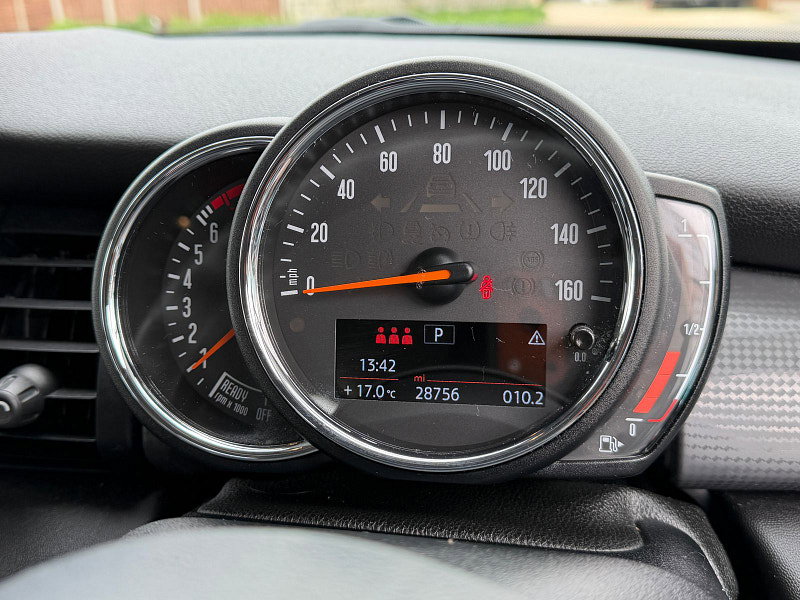 MINI Hatch 1.5 Cooper Classic Hatchback 5dr Petrol Steptronic Euro 6 (s/s) (136 ps)