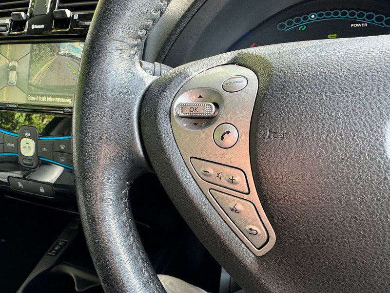 Nissan Leaf 30kWh Tekna Hatchback 5dr Electric Auto (109 bhp)
