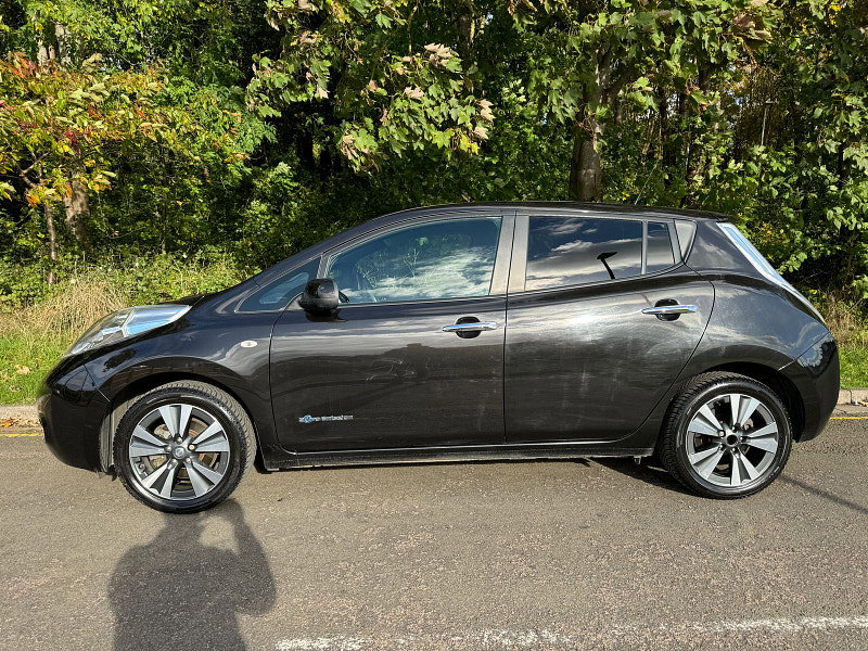 Nissan Leaf 30kWh Tekna Hatchback 5dr Electric Auto (109 bhp)
