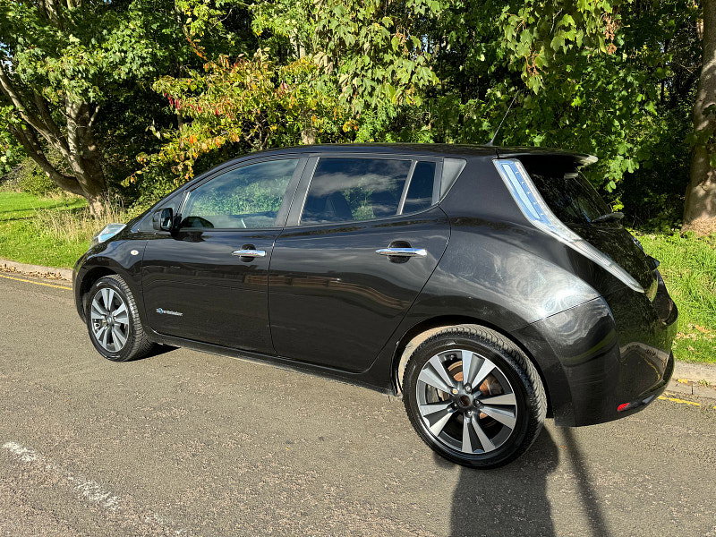 Nissan Leaf 30kWh Tekna Hatchback 5dr Electric Auto (109 bhp)