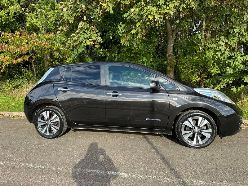 Nissan Leaf 30kWh Tekna Hatchback 5dr Electric Auto (109 bhp)