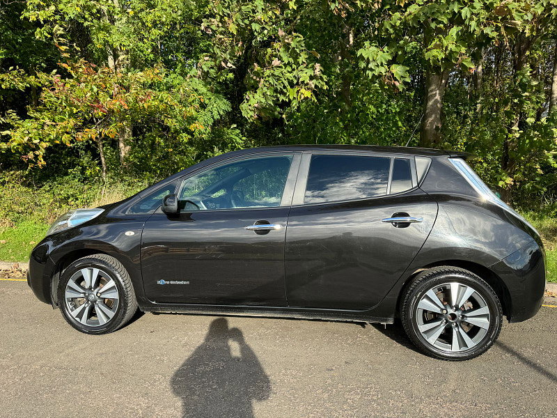 Nissan Leaf 30kWh Tekna Hatchback 5dr Electric Auto (109 bhp)