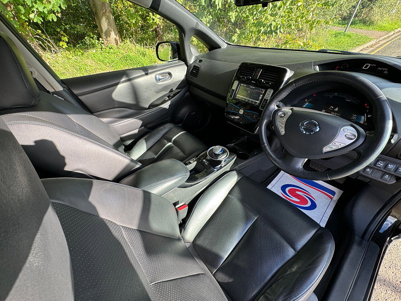 Nissan Leaf 30kWh Tekna Hatchback 5dr Electric Auto (109 bhp)
