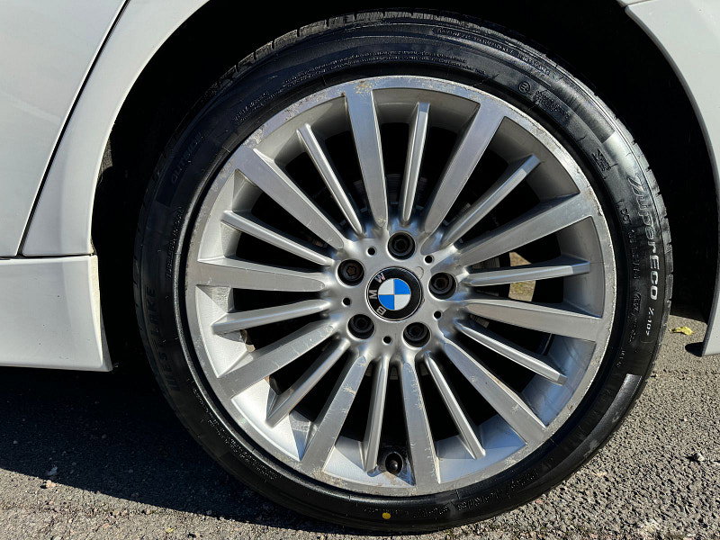 BMW 3 Series 2.0 320d Luxury Saloon 4dr Diesel Auto Euro 5 (s/s) (184 ps)