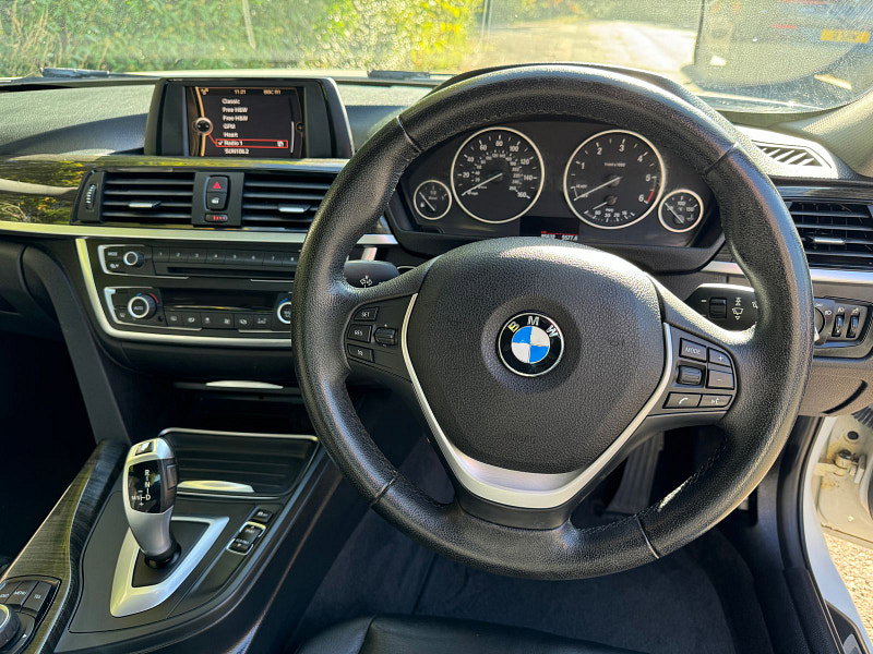 BMW 3 Series 2.0 320d Luxury Saloon 4dr Diesel Auto Euro 5 (s/s) (184 ps)