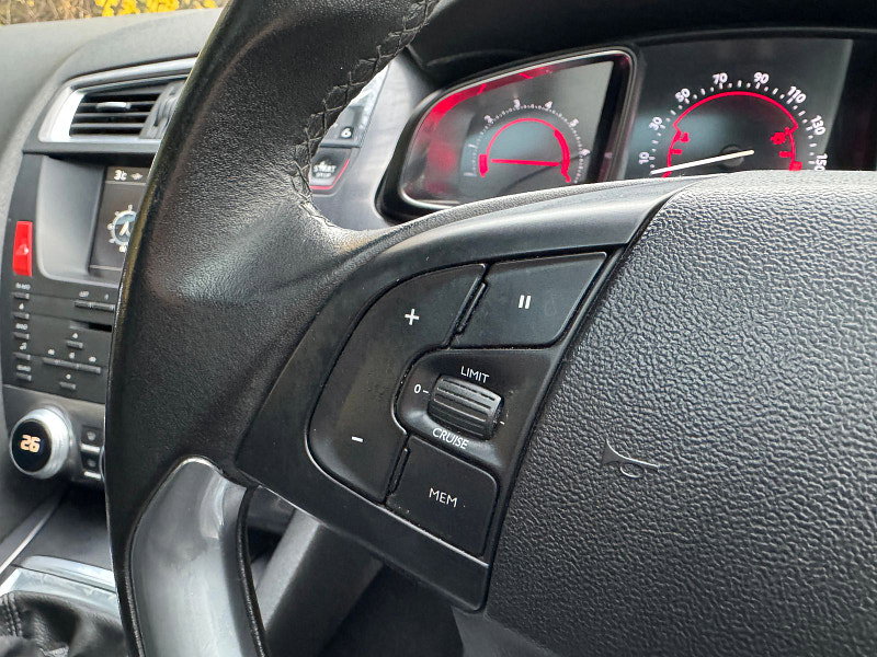 Citroen DS5 2.0 HDi DStyle Hatchback 5dr Diesel Manual Euro 5 (160 ps)