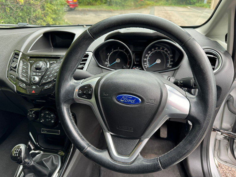 Ford Fiesta 1.0 Zetec Hatchback 5dr Petrol Manual Euro 5 (s/s) (80 ps)