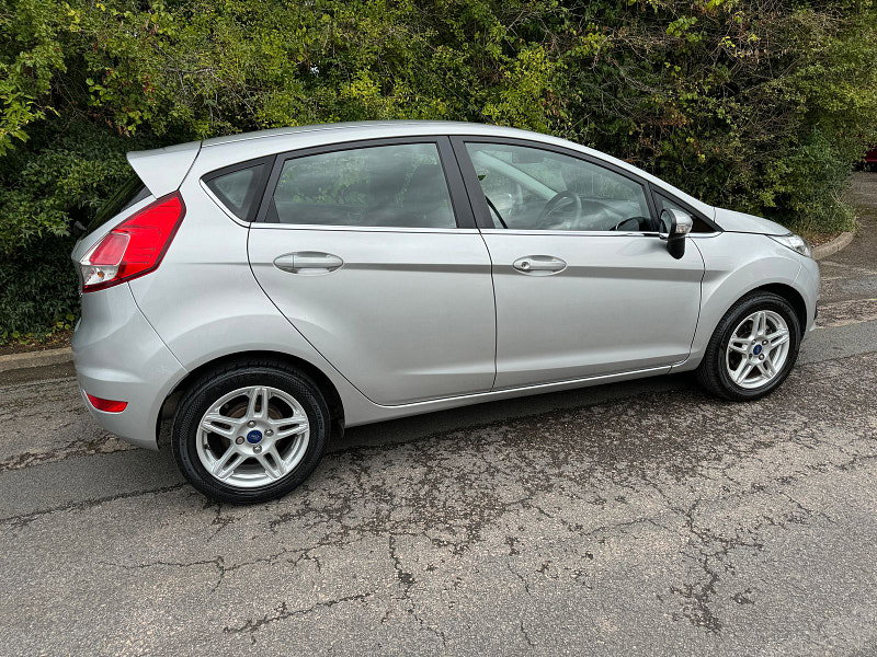 Ford Fiesta 1.0 Zetec Hatchback 5dr Petrol Manual Euro 5 (s/s) (80 ps)