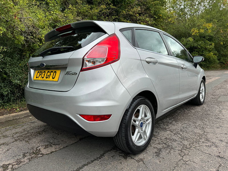 Ford Fiesta 1.0 Zetec Hatchback 5dr Petrol Manual Euro 5 (s/s) (80 ps)