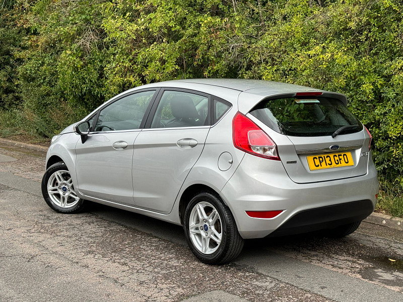 Ford Fiesta 1.0 Zetec Hatchback 5dr Petrol Manual Euro 5 (s/s) (80 ps)