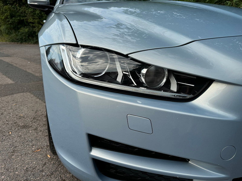 Jaguar XE 2.0d Portfolio Saloon 4dr Diesel Auto Euro 6 (s/s) (163 ps)