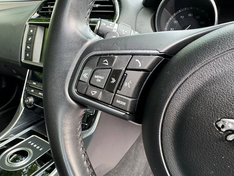 Jaguar XE 2.0d Portfolio Saloon 4dr Diesel Auto Euro 6 (s/s) (163 ps)