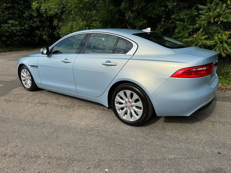 Jaguar XE 2.0d Portfolio Saloon 4dr Diesel Auto Euro 6 (s/s) (163 ps)