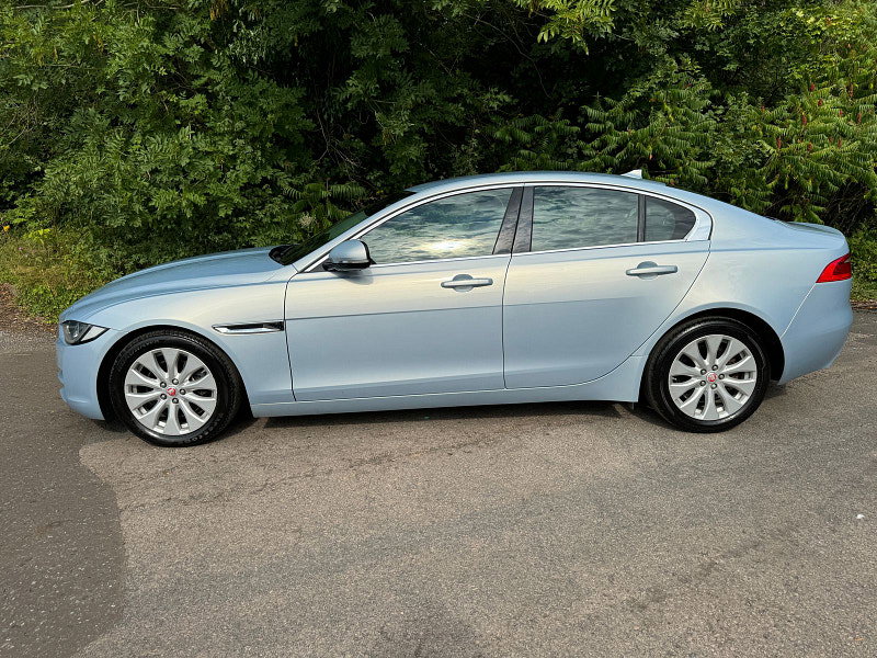 Jaguar XE 2.0d Portfolio Saloon 4dr Diesel Auto Euro 6 (s/s) (163 ps)