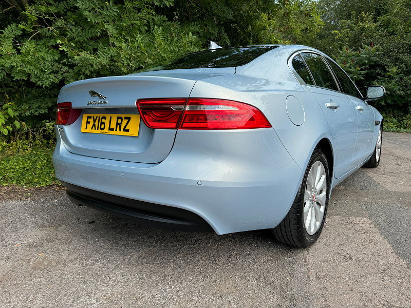 Jaguar XE 2.0d Portfolio Saloon 4dr Diesel Auto Euro 6 (s/s) (163 ps)