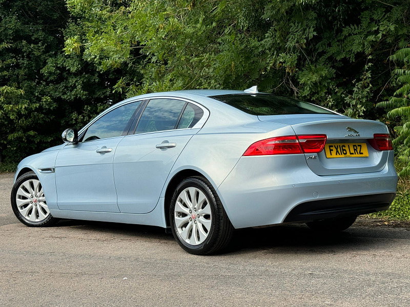 Jaguar XE 2.0d Portfolio Saloon 4dr Diesel Auto Euro 6 (s/s) (163 ps)