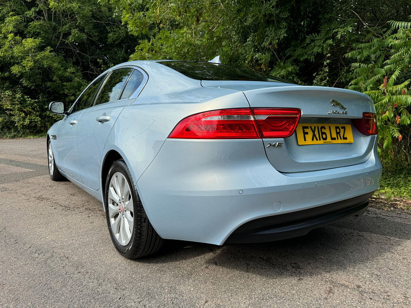 Jaguar XE 2.0d Portfolio Saloon 4dr Diesel Auto Euro 6 (s/s) (163 ps)
