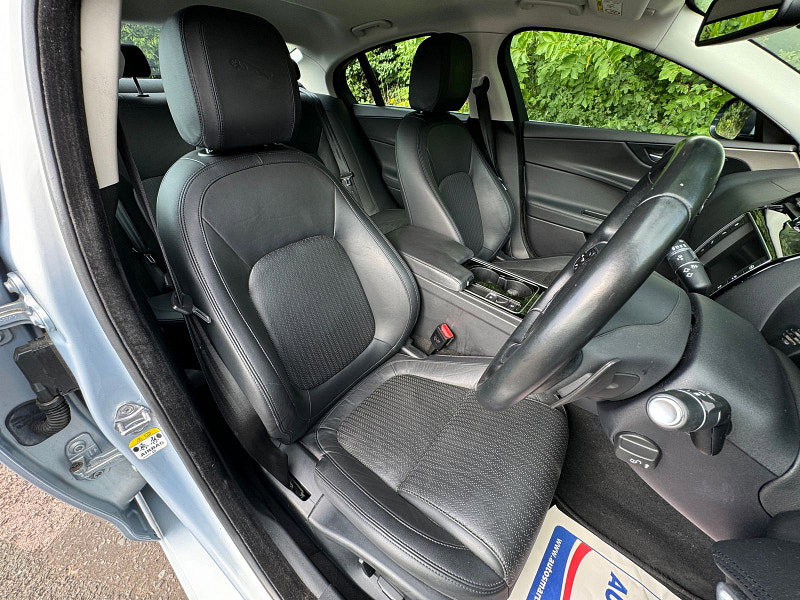 Jaguar XE 2.0d Portfolio Saloon 4dr Diesel Auto Euro 6 (s/s) (163 ps)