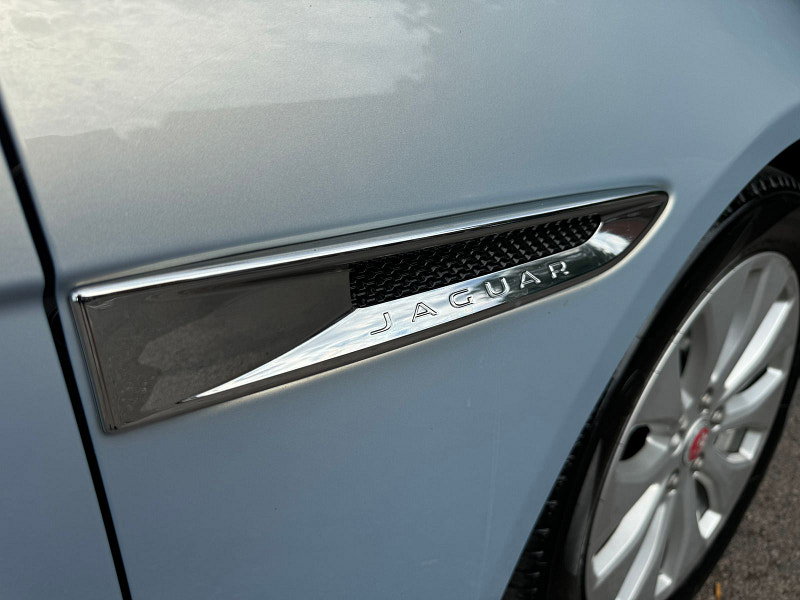 Jaguar XE 2.0d Portfolio Saloon 4dr Diesel Auto Euro 6 (s/s) (163 ps)