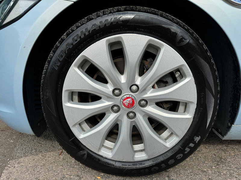 Jaguar XE 2.0d Portfolio Saloon 4dr Diesel Auto Euro 6 (s/s) (163 ps)