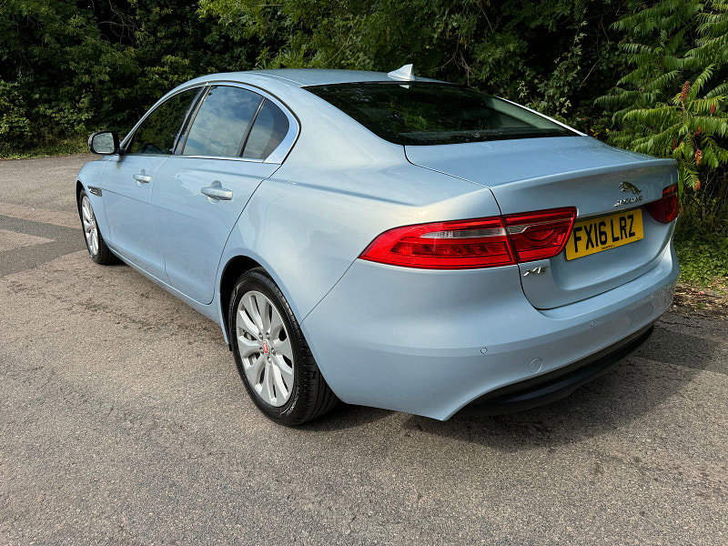 Jaguar XE 2.0d Portfolio Saloon 4dr Diesel Auto Euro 6 (s/s) (163 ps)