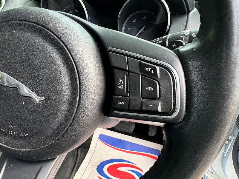 Jaguar XE 2.0d Portfolio Saloon 4dr Diesel Auto Euro 6 (s/s) (163 ps)