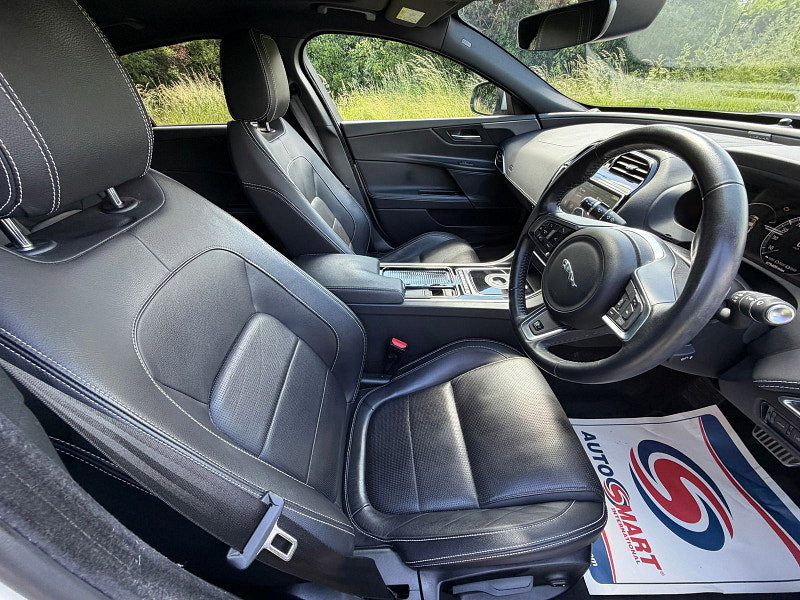 Jaguar XE 2.0d R-Sport Saloon 4dr Diesel Auto Euro 6 (s/s) (180 ps)