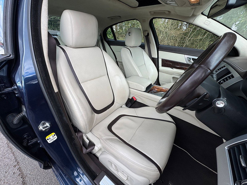Jaguar XF 2.2d Portfolio Saloon 4dr Diesel Auto Euro 5 (s/s) (200 ps)