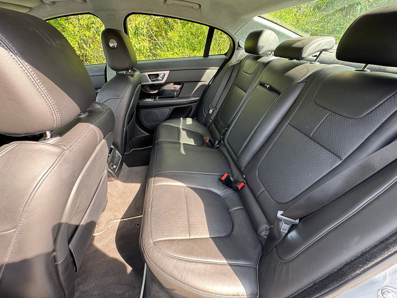 Jaguar XF 3.0d S V6 Portfolio Saloon 4dr Diesel Auto Euro 5 (s/s) (275 ps)