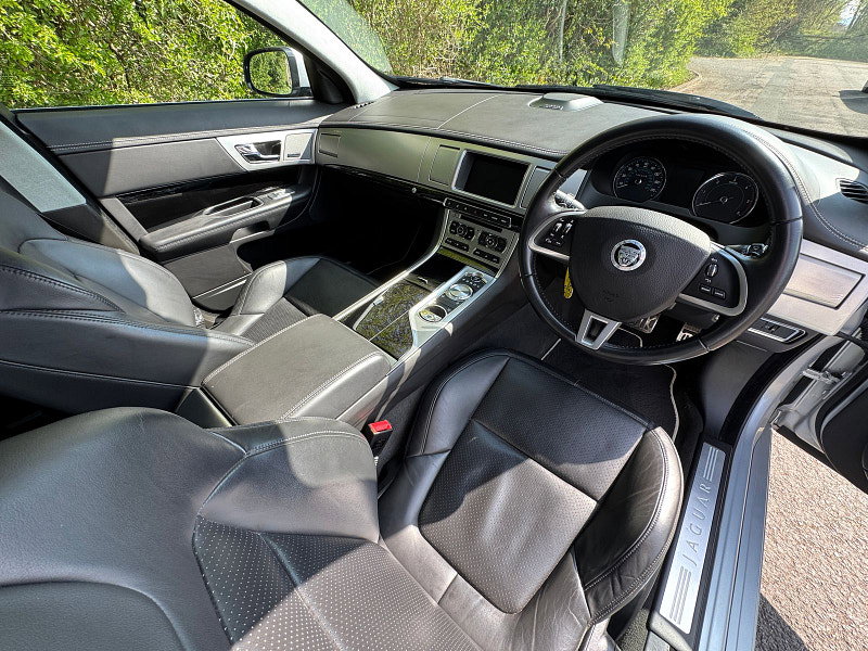Jaguar XF 3.0d S V6 Portfolio Saloon 4dr Diesel Auto Euro 5 (s/s) (275 ps)