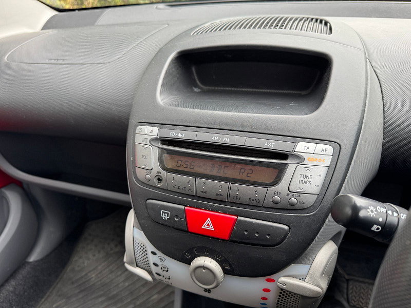Peugeot 107 1.0 12V Urban Hatchback 3dr Petrol Manual Euro 4 (68 ps)