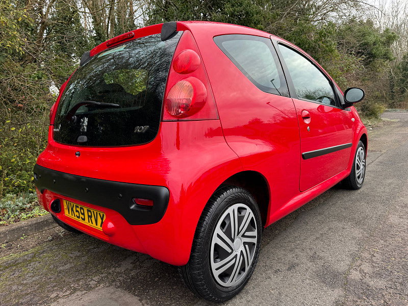 Peugeot 107 1.0 12V Urban Hatchback 3dr Petrol Manual Euro 4 (68 ps)