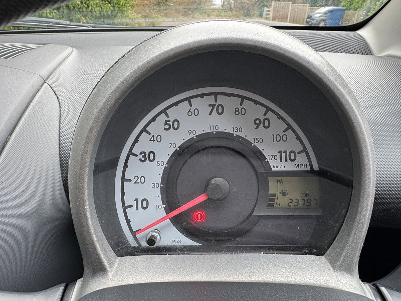 Peugeot 107 1.0 12V Urban Hatchback 3dr Petrol Manual Euro 4 (68 ps)