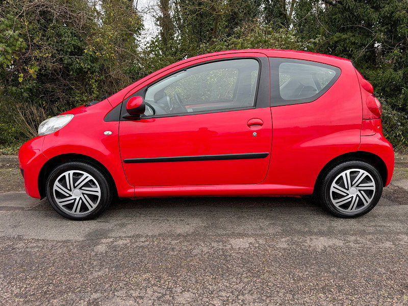 Peugeot 107 1.0 12V Urban Hatchback 3dr Petrol Manual Euro 4 (68 ps)